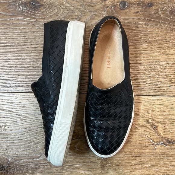 M. Gemi Black Onyx Cerchio Sneakers Size 37/7